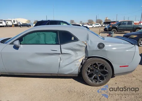 2022 Dodge Challenger Sxt z USA, uszkodzony, nr VIN 2C3CDZAG1NH132113